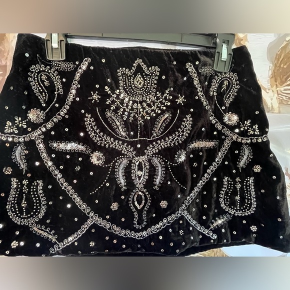 NWT ZARA SEQUIN SKIRT SIZE S and M
🚨 FINAL PRICE NO OFFER ACCEPT - Picture 11 of 16